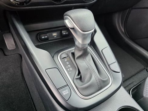 Certified 2025 Kia Soul LX w/ LX Technology Package FWD image 23
