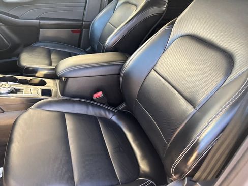 Used 2023 Ford Escape Platinum AWD/4WD image 25