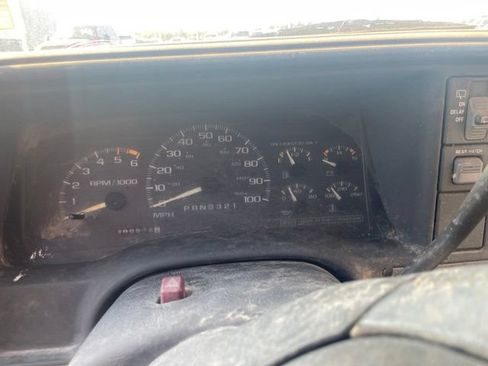 Used 1996 GMC Yukon 4WD 4-Door image 10