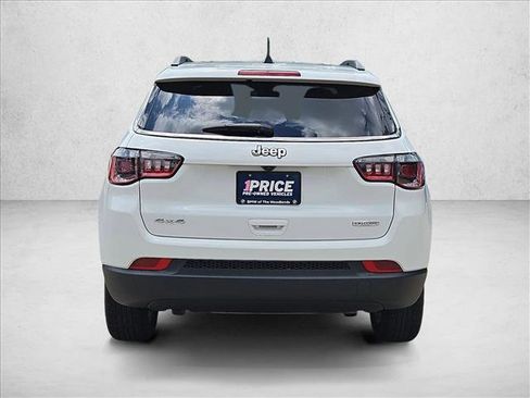 Used 2024 Jeep Compass Latitude AWD/4WD image 7