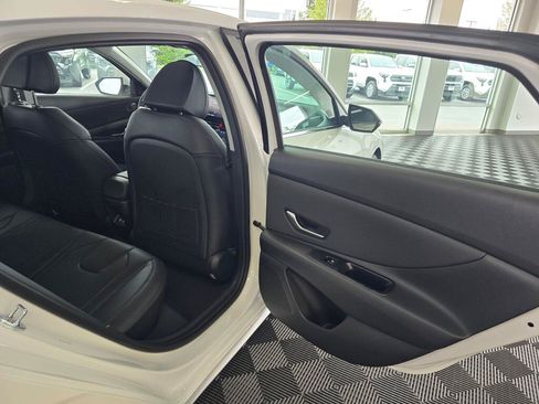 New 2026 Hyundai Elantra Limited FWD image 35