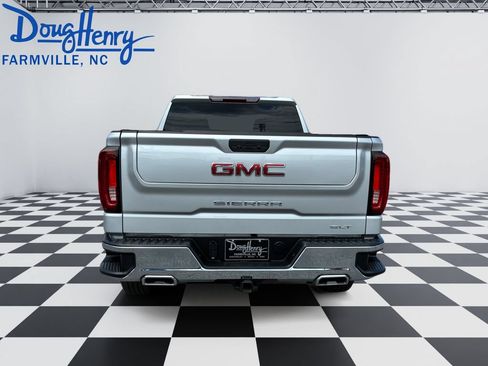 Used 2022 GMC Sierra 1500 SLT w/ X31 Off-Road Package AWD/4WD image 4