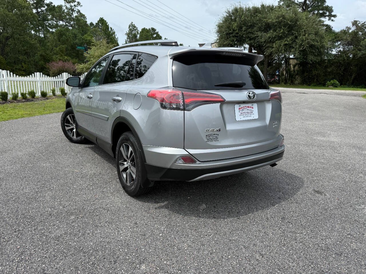 Used 2017 Toyota RAV4 XLE w/ Plus Extra Value Package AWD/4WD image 29