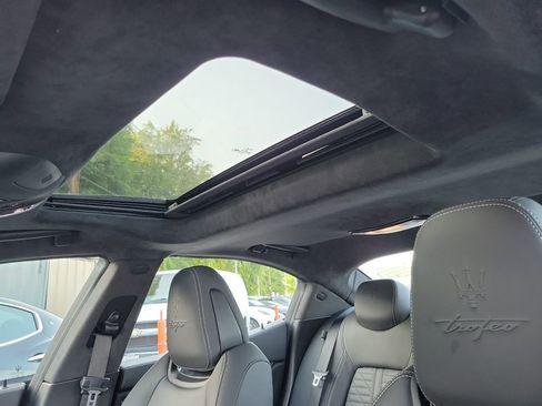 Used 2023 Maserati Ghibli Trofeo image 14