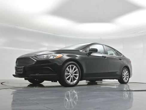 Certified 2017 Ford Fusion SE image 44