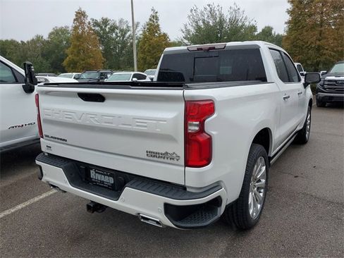 Used 2020 Chevrolet Silverado 1500 High Country w/ Technology Package image 4