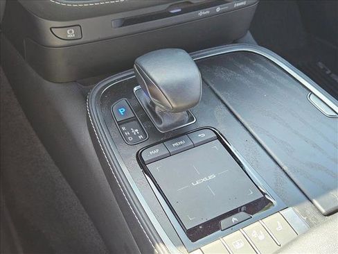 Used 2022 Lexus LS 500 w/ Cold Weather Package (CK) RWD image 12