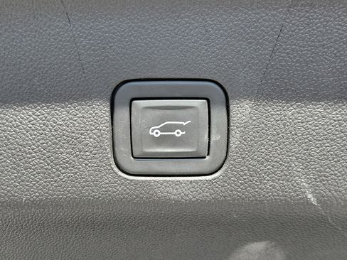 Used 2024 Chevrolet Tahoe Premier image 13