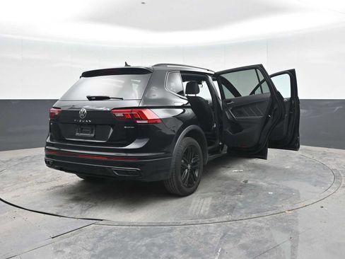 Used 2022 Volkswagen Tiguan SE R-Line AWD/4WD image 60