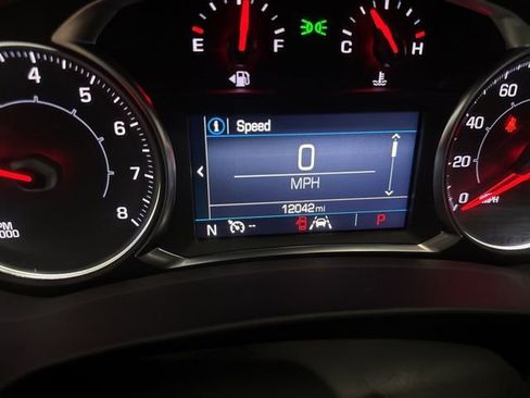 Used 2023 GMC Terrain SLE image 12