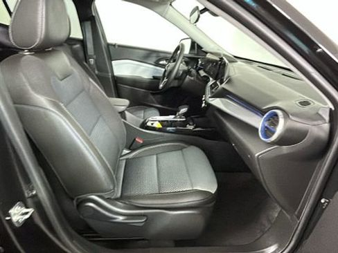 Used 2026 Chevrolet Trax LT w/ Driver Confidence Package FWD image 31