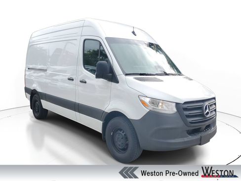 Used 2025 Mercedes-Benz Sprinter 2500 image 1
