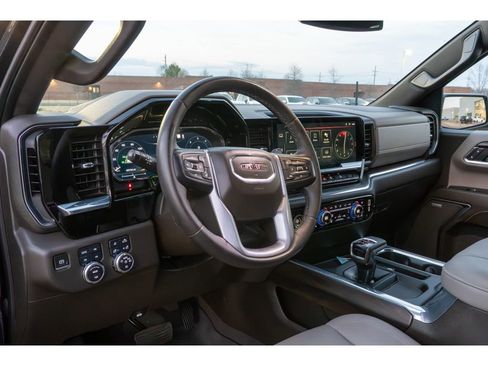 Used 2023 GMC Sierra 1500 SLT w/ SLT Convenience Package image 10