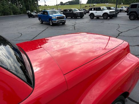 Used 2004 Chevrolet SSR w/ Preferred Equipment Group RWD image 57