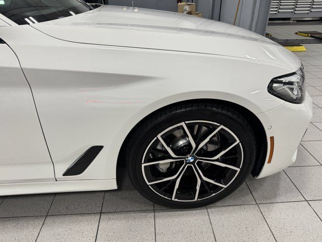 Used 2023 BMW 530i xDrive w/ M Sport Package AWD/4WD image 9