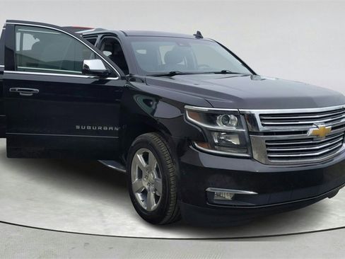 Used 2017 Chevrolet Suburban Premier image 8
