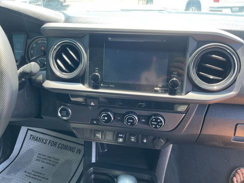 Used 2018 Toyota Tacoma TRD Off-Road image 27