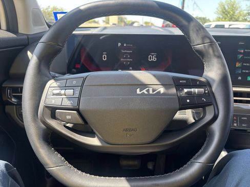 Used 2026 Kia Sportage LX FWD image 28
