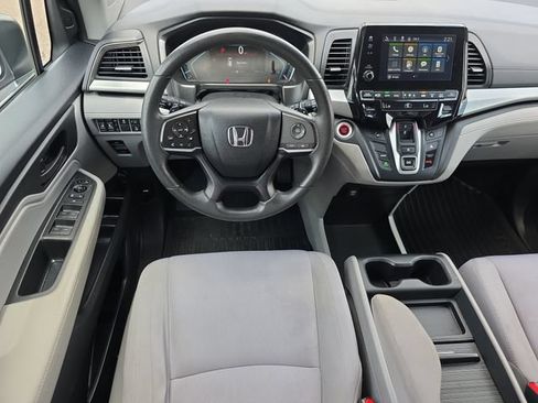 Used 2018 Honda Odyssey EX image 13