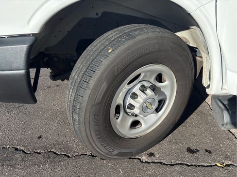 Used 2023 Chevrolet Express 3500 LS image 34