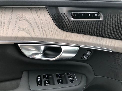 New 2026 Volvo XC90 B5 Ultra w/ Protection Package Premier image 12