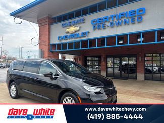 Used 2025 Chrysler Pacifica Select 360° Tour