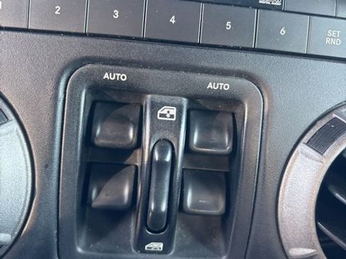 Used 2011 Jeep Wrangler Unlimited Sport image 12