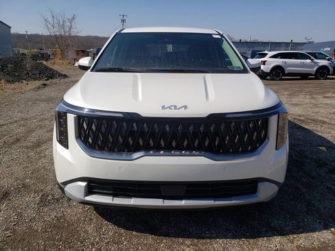 New 2026 Kia Carnival FWD image 2