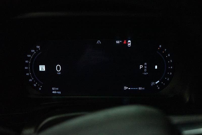 Used 2023 Volvo XC40 B5 Plus AWD/4WD image 17