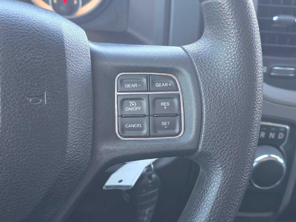 Used 2017 RAM 1500 Express RWD image 32