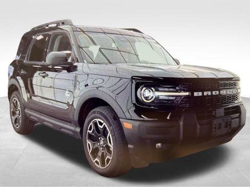 Used 2025 Ford Bronco Sport Outer Banks w/ Outer Banks Tech Package+ image 3