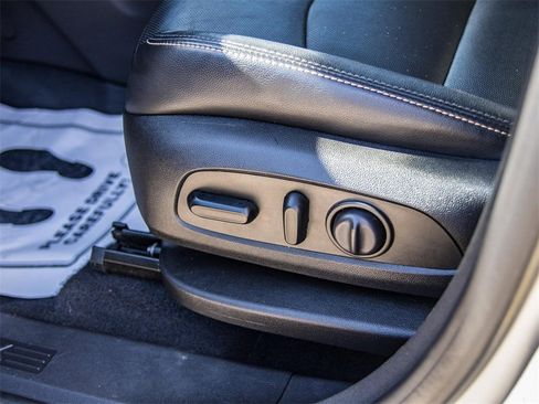 Used 2021 Chevrolet Equinox LT image 25