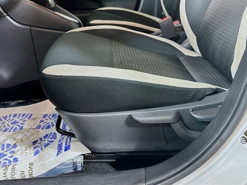 Used 2020 Nissan Versa SV image 18