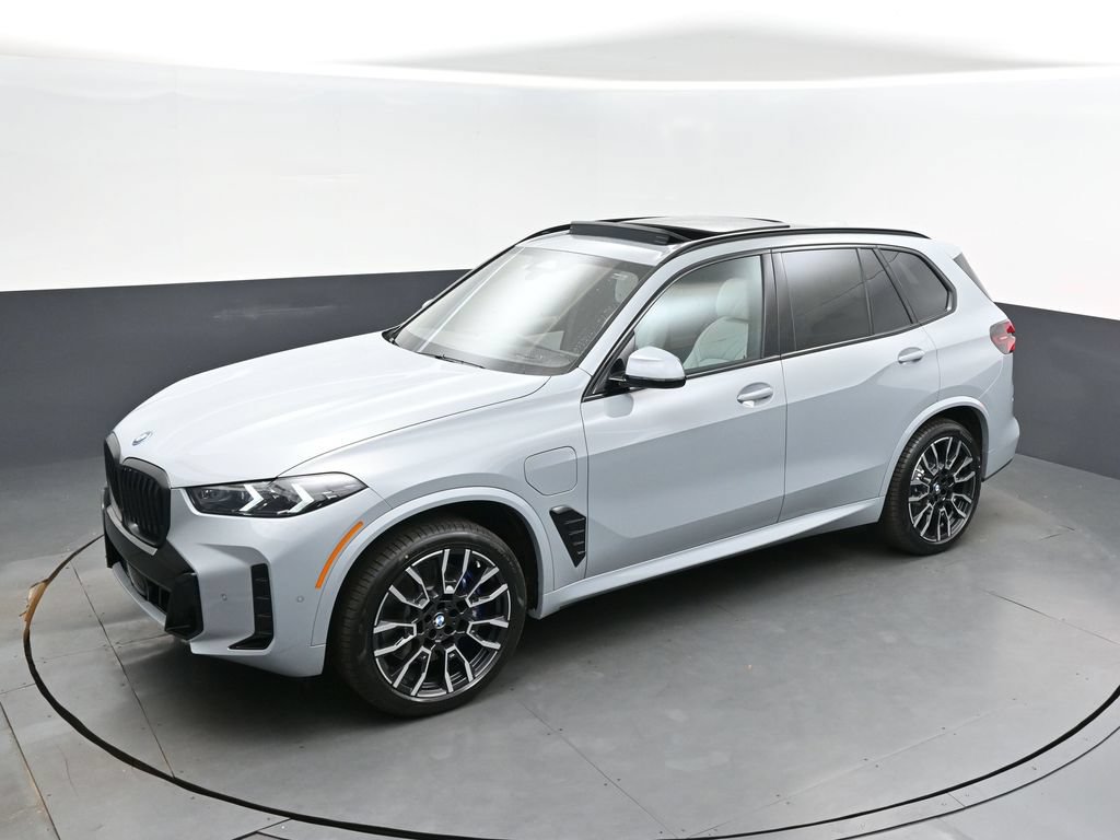 Used 2026 BMW X5 xDrive50e w/ M Sport Package AWD/4WD image 31