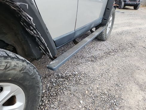 Used 2007 Toyota FJ Cruiser 4WD image 34