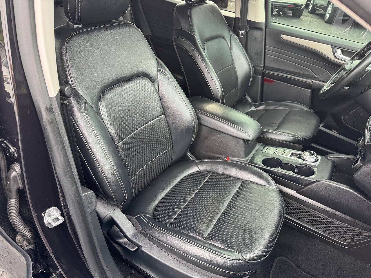 Used 2022 Ford Escape SEL w/ Technology Package FWD image 20