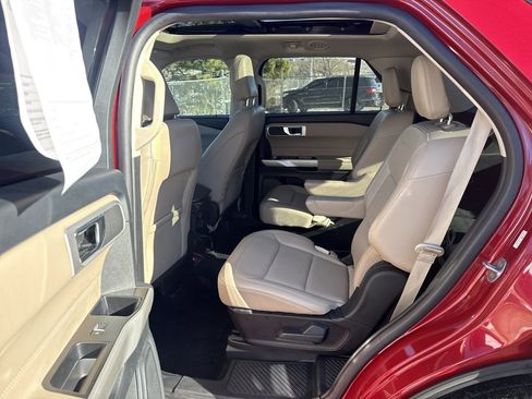 Certified 2022 Ford Explorer XLT w/ Equipment Group 202A image 18
