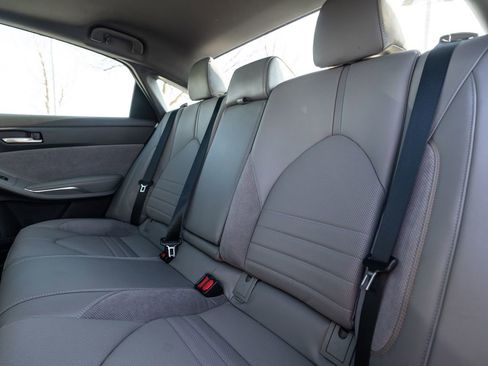 Used 2019 Toyota Avalon XSE image 38