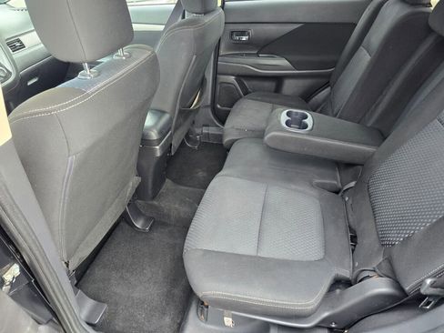 Used 2018 Mitsubishi Outlander ES FWD image 18