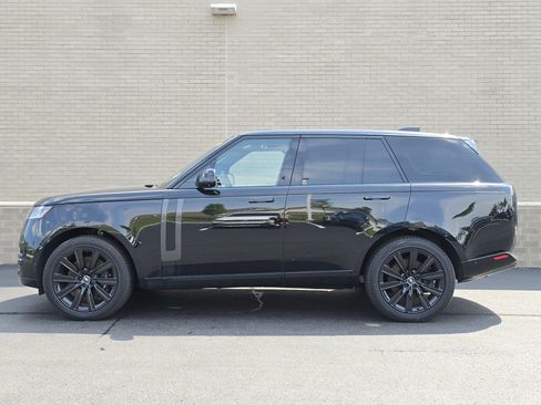 New 2025 Land Rover Range Rover SE image 35