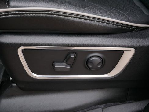 Used 2025 RAM 1500 Laramie image 6