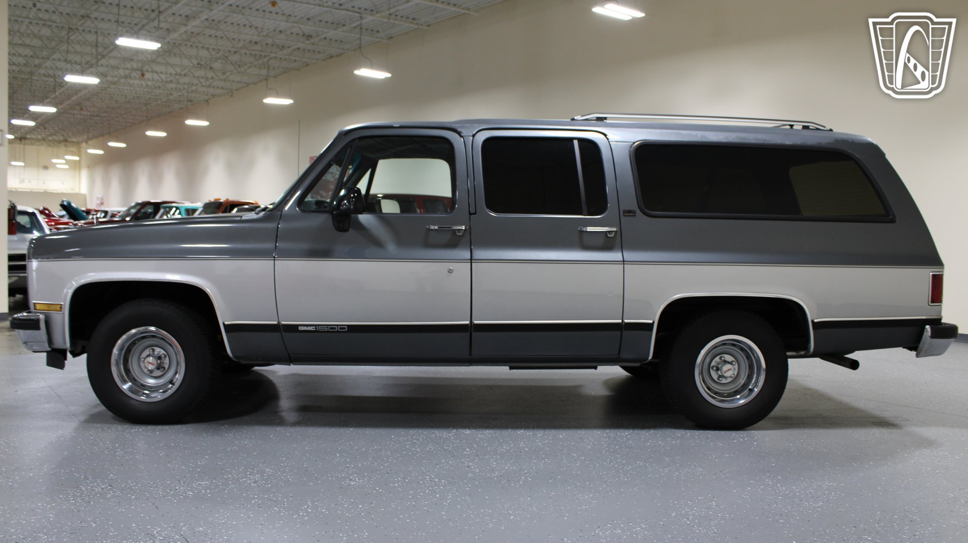 Used 1990 GMC Suburban 2WD image 4