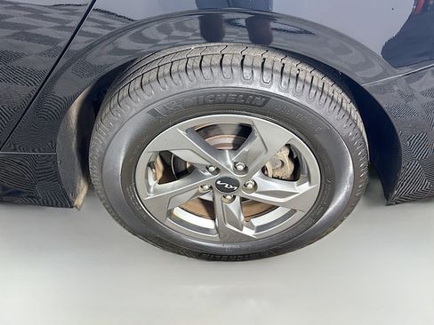 Used 2022 Kia K5 LXS image 37