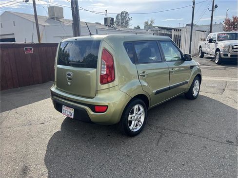 Used 2012 Kia Soul + w/ Audio Pkg image 7