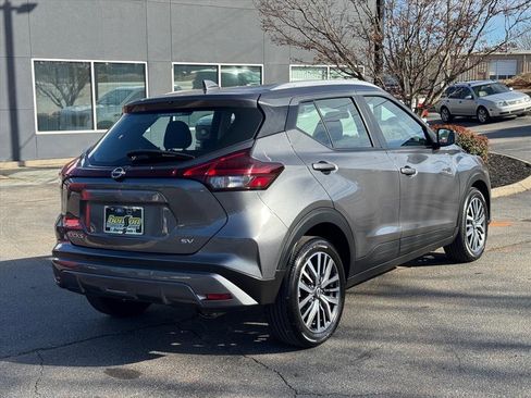 Certified 2024 Nissan Kicks SV image 3