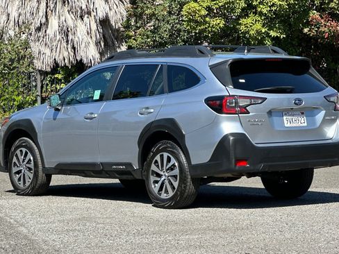 Used 2024 Subaru Outback Premium AWD/4WD image 6