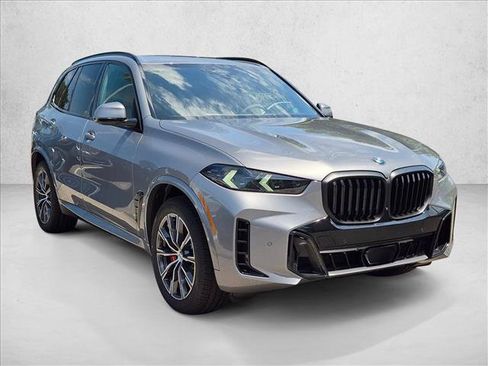 New 2026 BMW X5 xDrive40i w/ M Sport Package AWD/4WD image 7