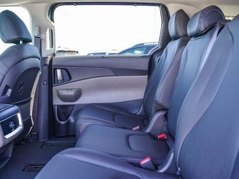 New 2026 Kia Carnival EX FWD image 20