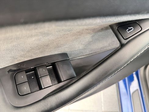 Used 2022 Tesla Model Y Performance AWD/4WD image 13