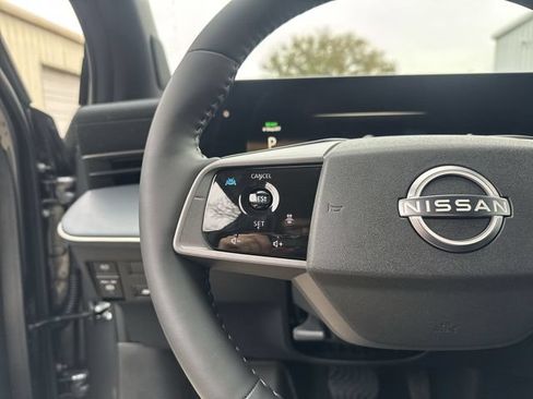Used 2026 Nissan Leaf SV+ w/ Floor Mat Package (SV+) FWD image 16